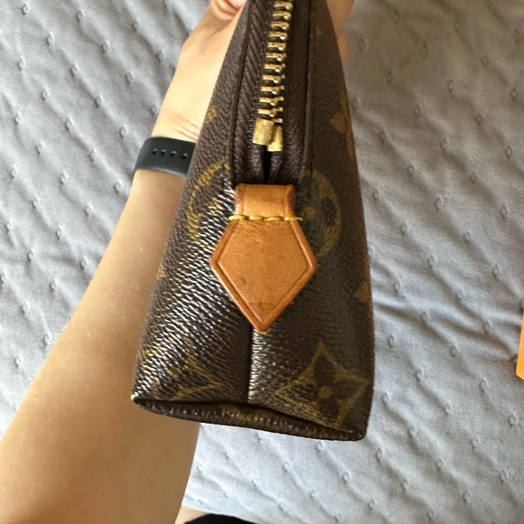 Louis Vuitton Monogram Cosmetic Pouch GM - Picture 5 of 6